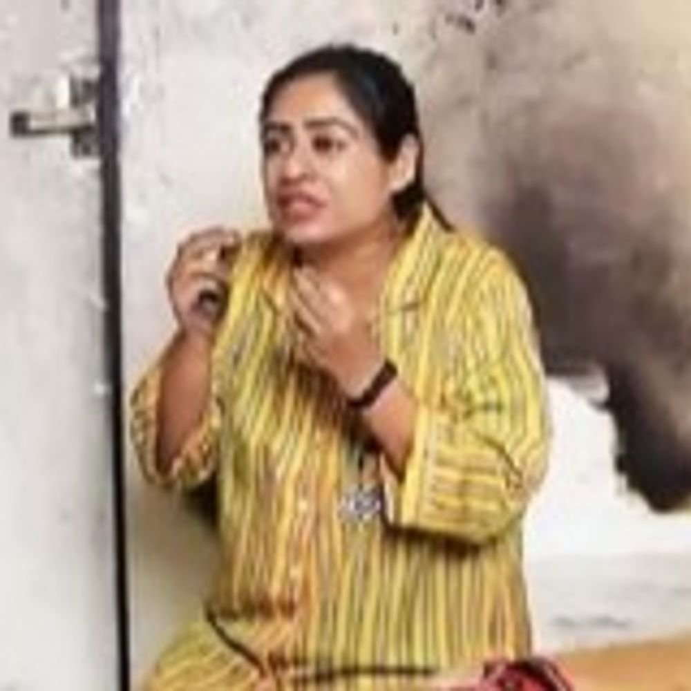 पावर बैंक ब्लास्ट, यूट्यूबर के बेडरूम में आग लगी:कमरे में लगा एसी पूरी तरह पिघल गया, डायमंड-गोल्डन बटन भी खाक हुए