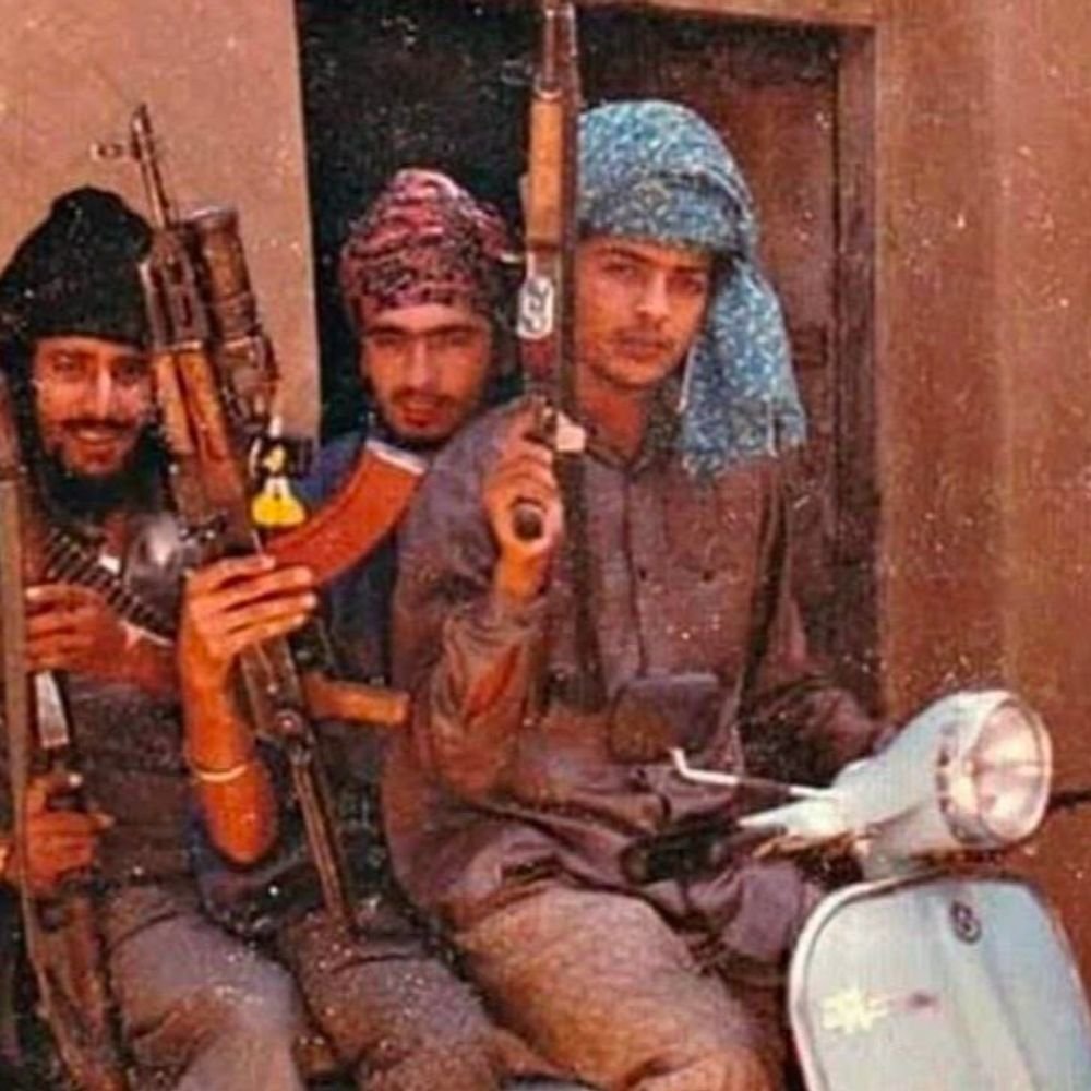 सतलुज विवाद, बिट्‌टू ने आतंकियों के PHOTOS जारी किए:पूछा- AK-47, ड्रम मैगजीन लेकर घूमने वाले कौन; खालड़ा मर्डर केस में जमानत पर गया DSP गायब