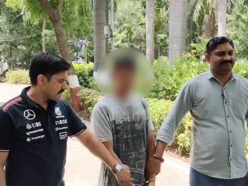 बच्ची की मौत वाले दिन पिता ने किया था रेप:2 साल बाद फॉरेंसिक रिपोर्ट में खुलासा; ऐसे 38% मामलों में आरोपी पड़ोसी और रिश्तेदार